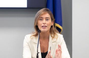 Maria Elena Boschi: EuWGB zieht Investitionen an und steigert die Wettbewerbsfähigkeit